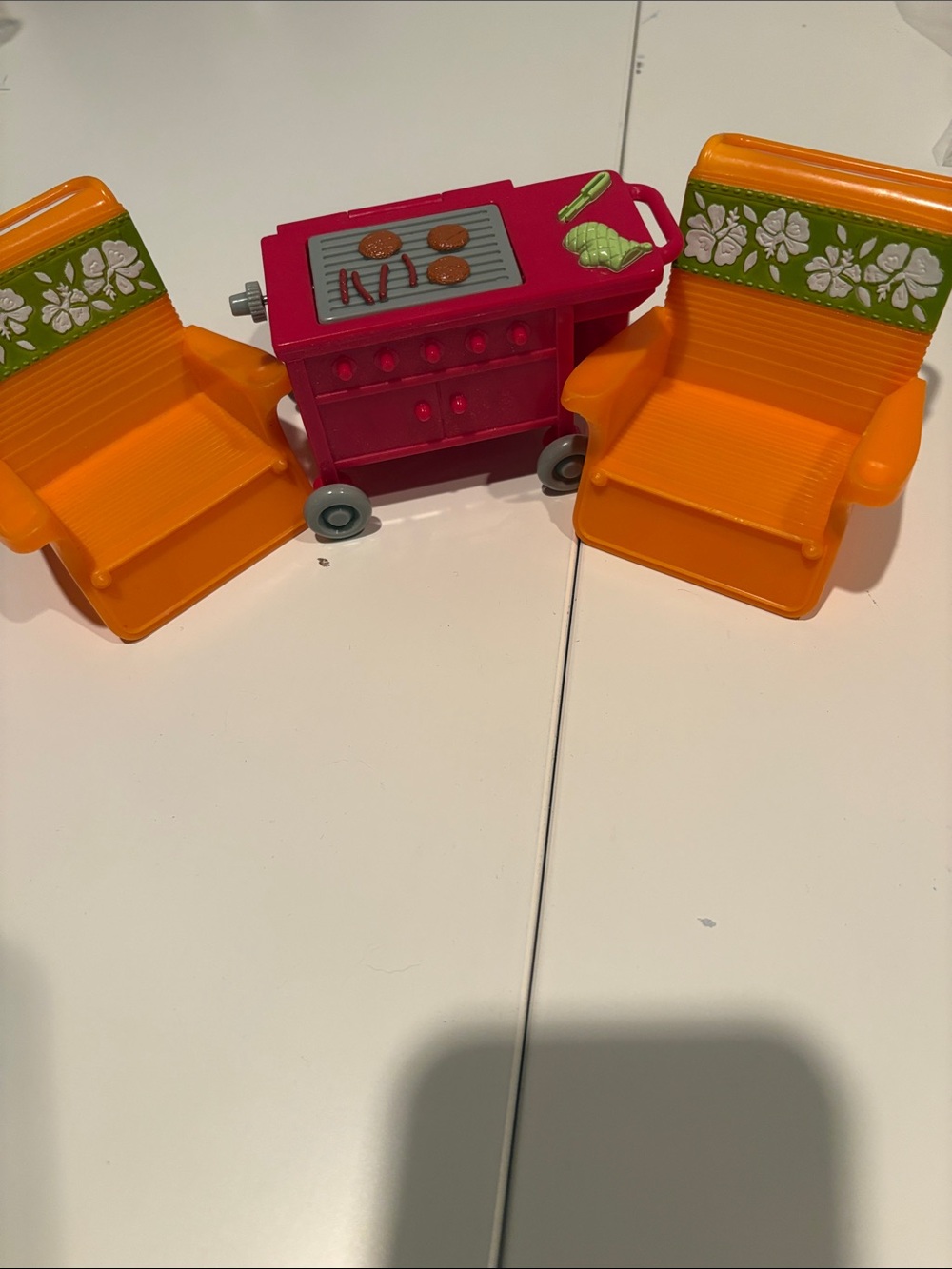 Fisher Price Loving Family Dollhouse ORANGE BEACH CHAIRS & Grill Lot